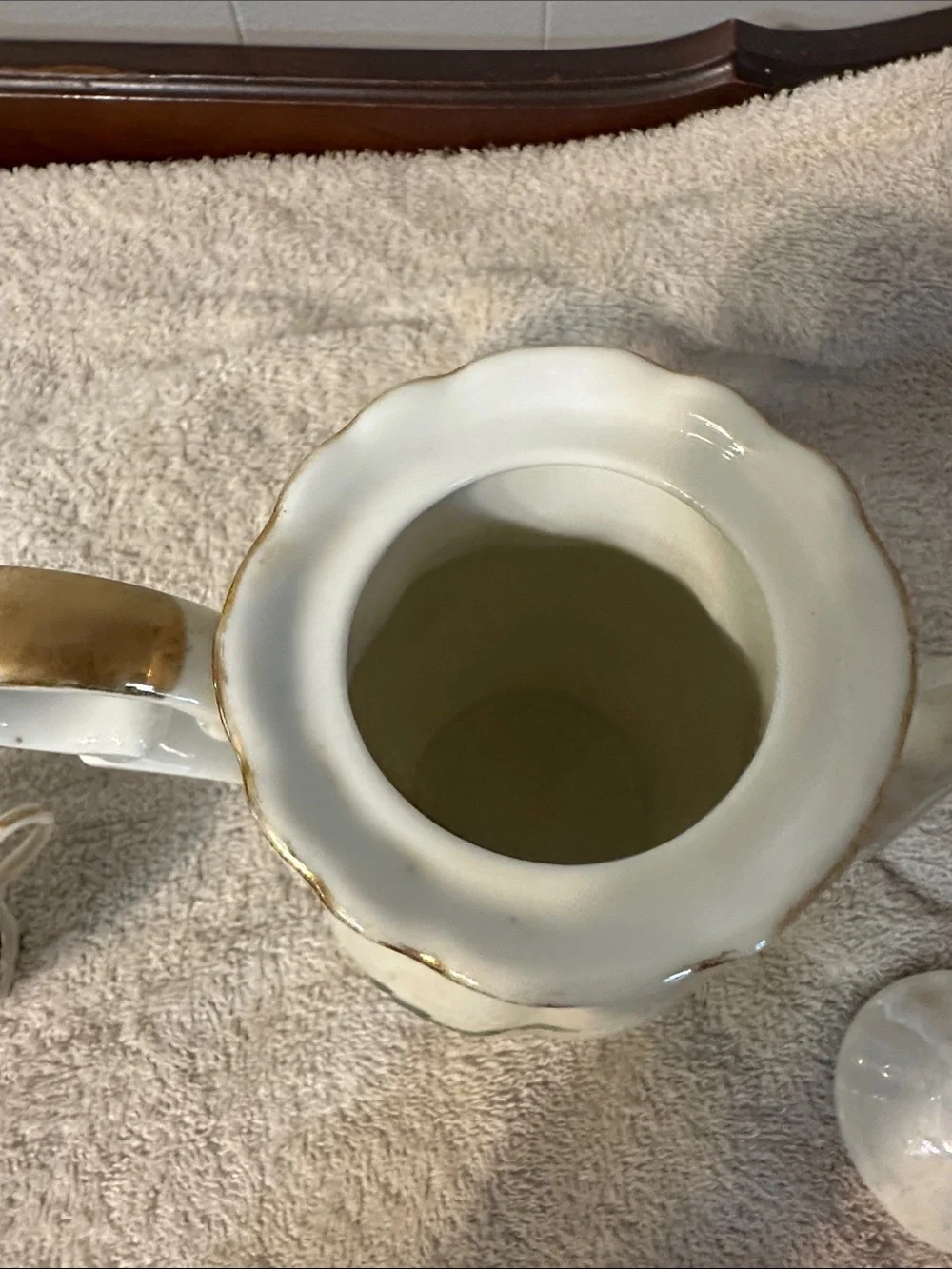 Vintage Dragonware Teapot and Cup Teapot and Cup Set - White and Gold